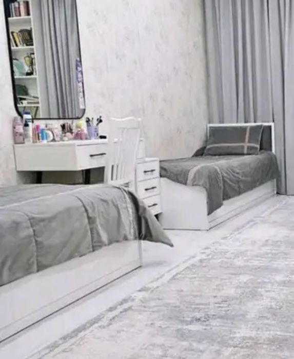 Продам две односпальные кровати есть матрас