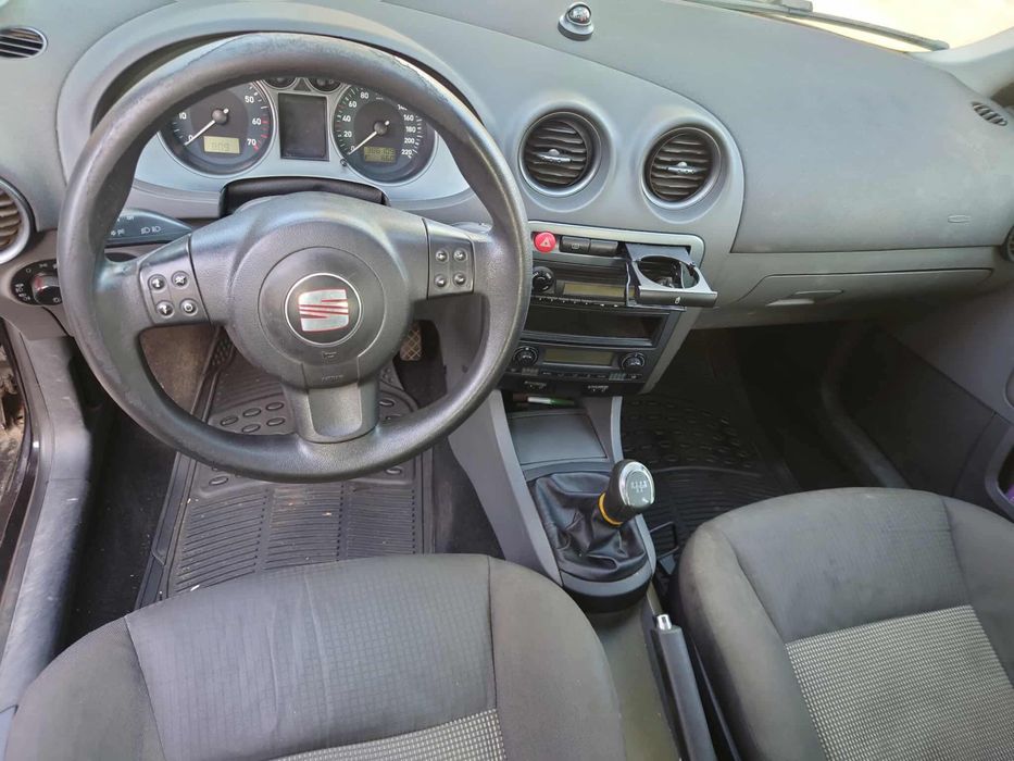 Seat Ibizza negru