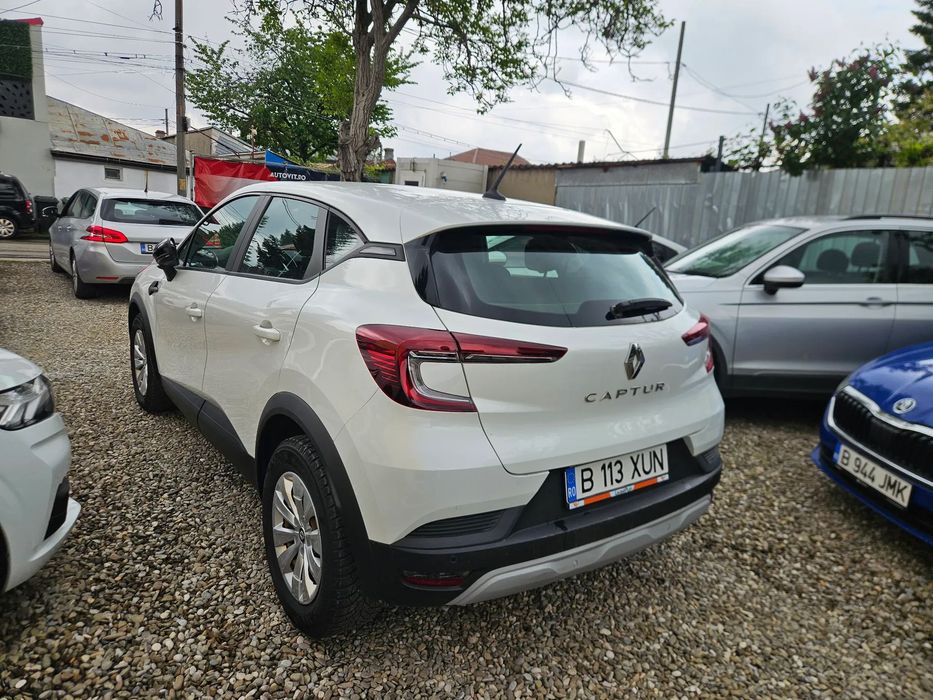 Renault Captur Varianta Mild Hybrid echipare Zen 1.332Cm3 140Cp Manuala TVA deductibi
