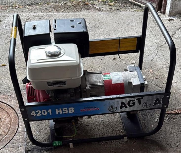 Generator curent pe benzină AGT HBS 4201 cu motor Honda 9.0CP 4,2kVA
