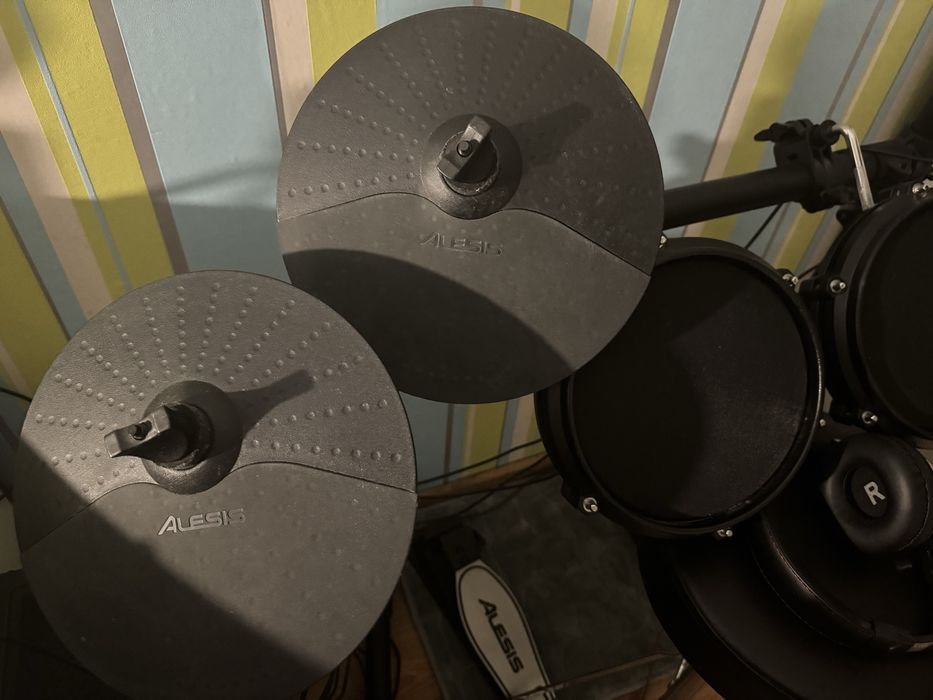 Alesis електронни барабани