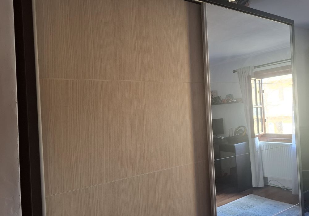 Vând mobila de dormitor