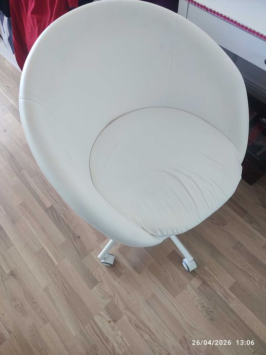 Mobilier de vânzare – dulapuri, birou, comode, scaun