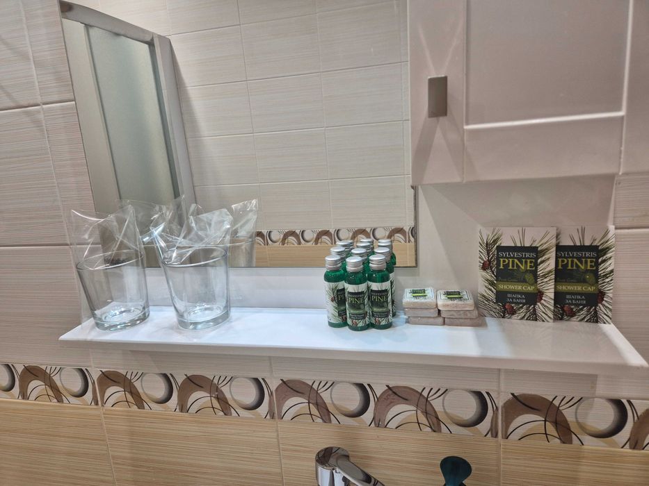 Дава се под наем Тристаен апартамент в Велико Търново, Център - 85 кв.м за 61.2 € - Снимка #9