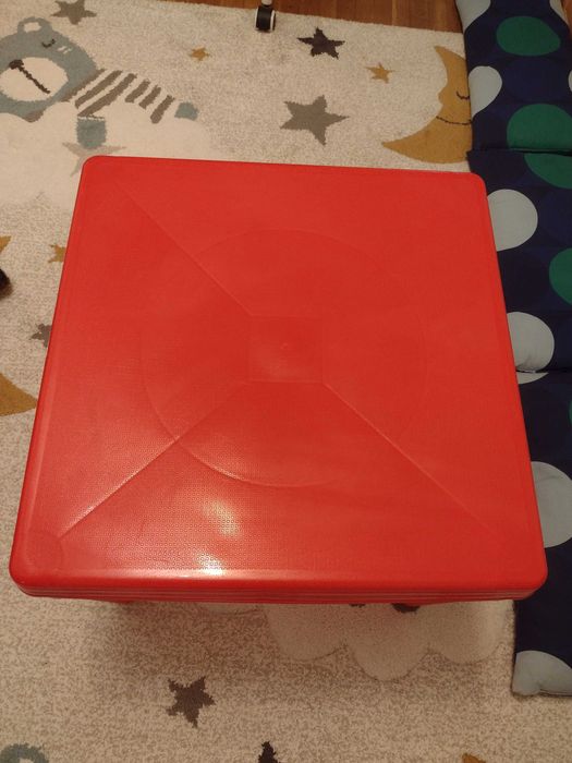 Детска маса за игра