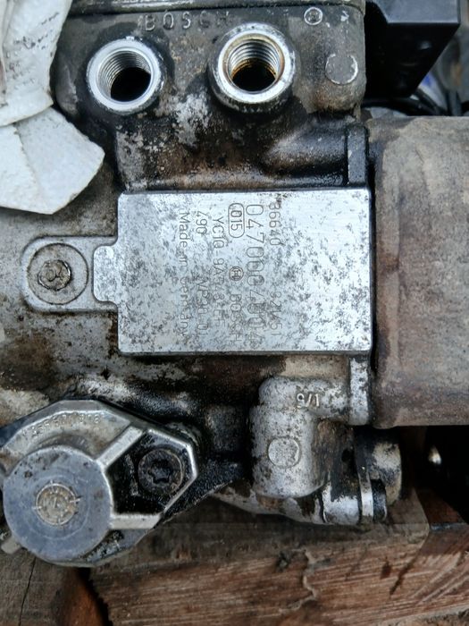 Vând pompă de injecție ford tranzit , motor 2402  cod  0470004004