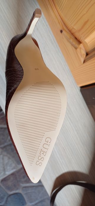 Дамски боти на GUESS