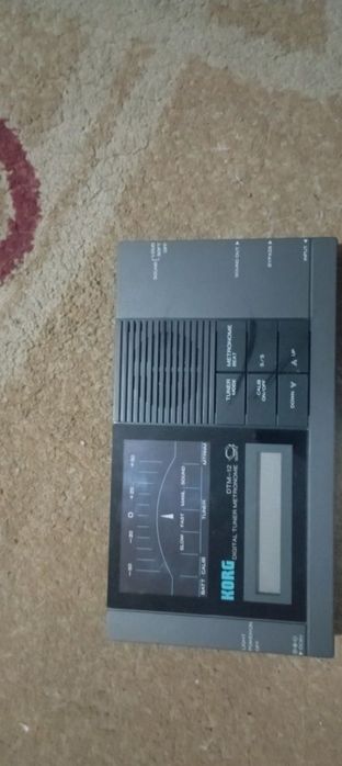 DTM-12 Korg. Тюнер плюс метроном. В хорошем качестве.
