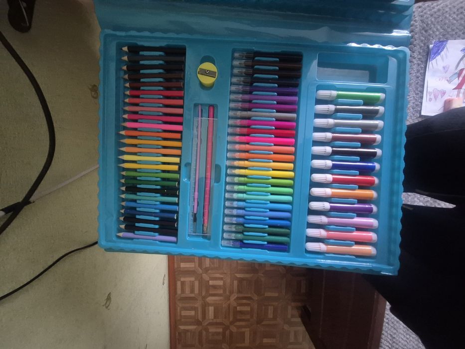 Набор юного художника