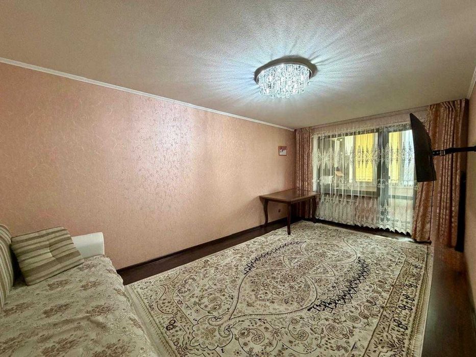 Продам 2 комнатную в Центре