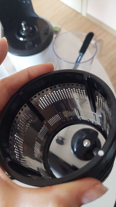 Бавнооборотна сокоизстисквачка тип охлюв Bosch