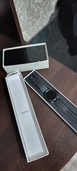 Продам смартфон galaxy a51 и часы galaxy watch 4 series