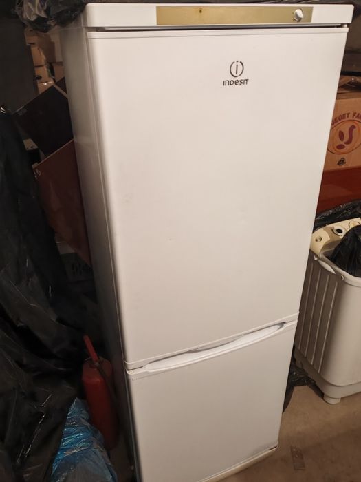 Холодильник Indesit