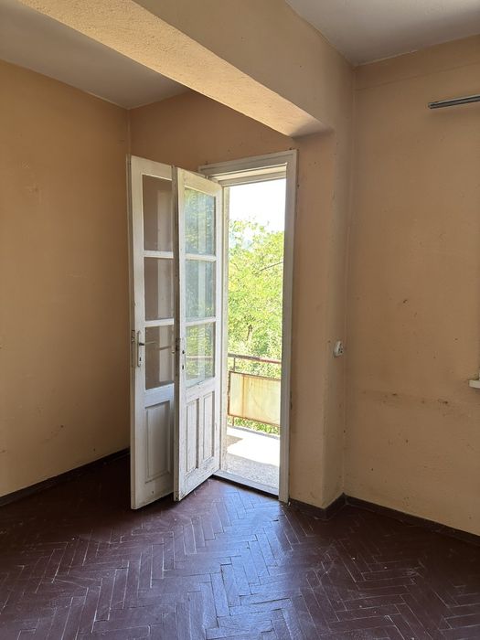 Продавам апартамент на гара Елисейна