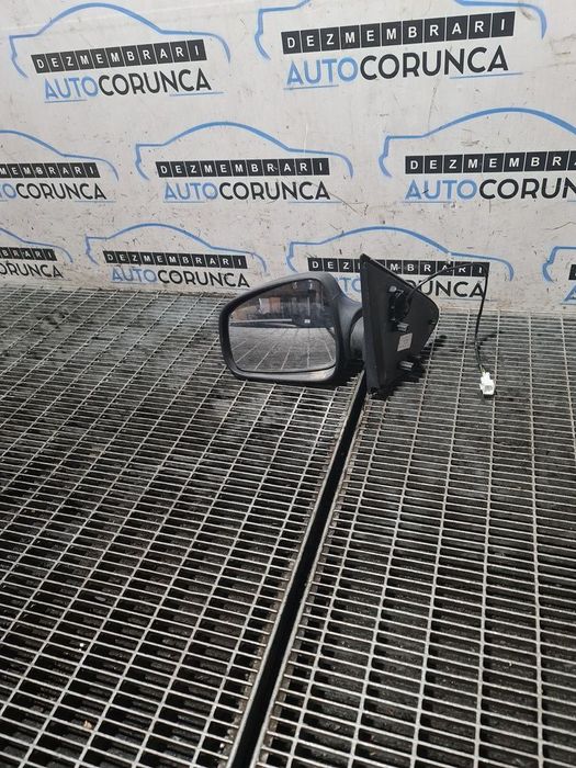 Oglinda stanga Dacia Dacia Logan II MCV 2013 - 2016 4 Usi ALBASTRU (1335) Fara rabatare
