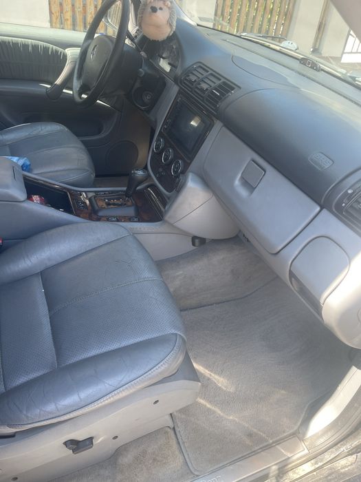 Мерцедес ML 270 facelift 2004 г за повече инф пишете или позвънете !!