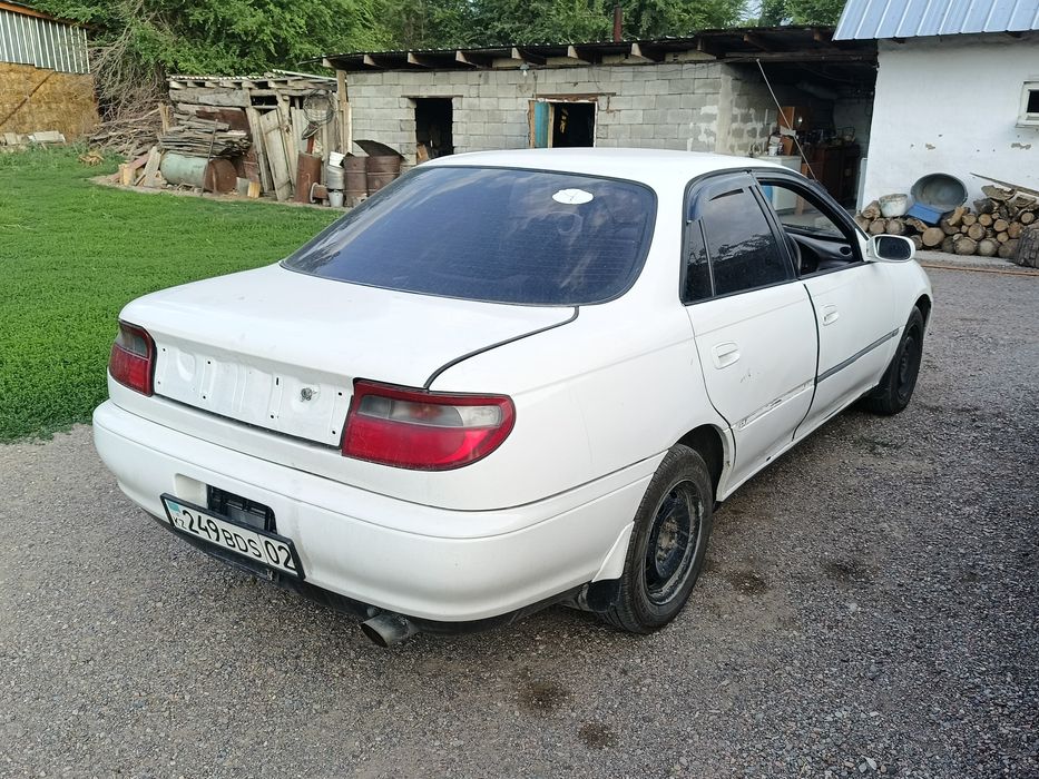 Тойота Карина 1995 года