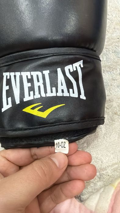 Продается боксерский перчатка