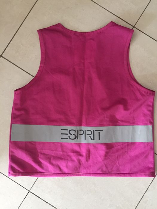 Шлифер/яке;блуза,тениски,суитчър;дънки;пуловер Бенетон146