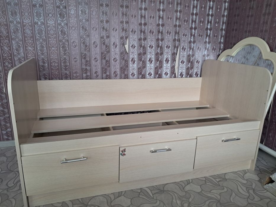 Продам.  Кровать детская