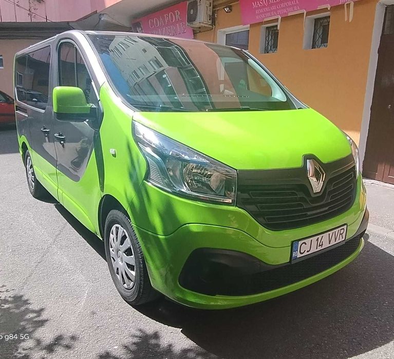 Inchirieri microbus 8+1  VivaroRent