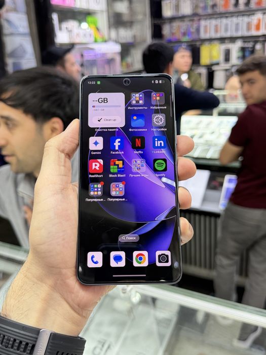 oppo reno 13 F 8/512 black