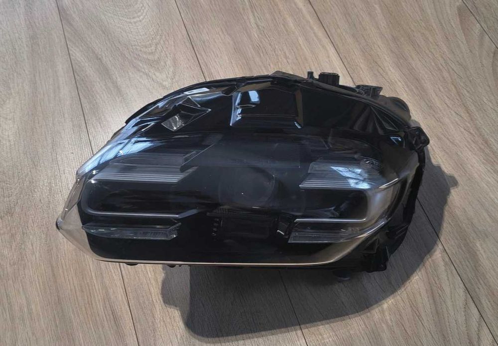 Фар Porsche Taycan 9J1 ляв