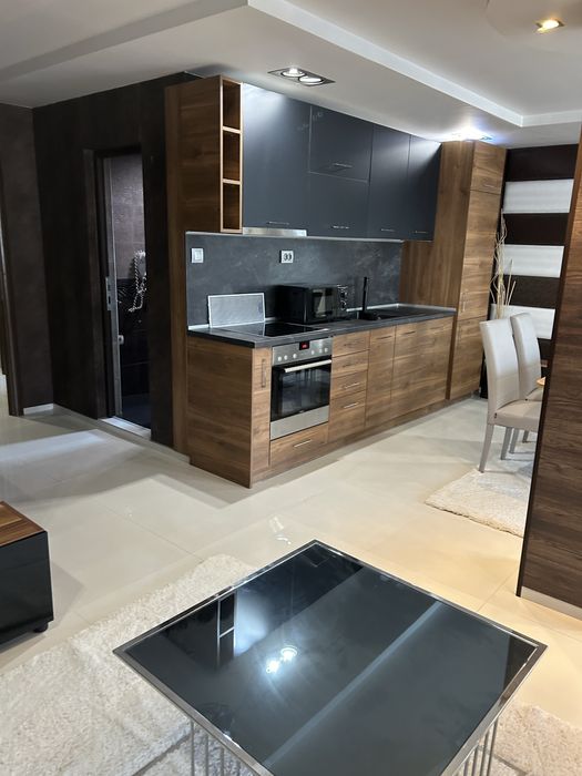 Дава се под наем Едностаен апартамент в Шумен, Басейна - 70 кв.м за 357 € - Снимка #6