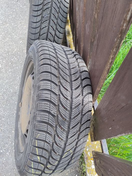 Vând 4 cauciucuri  cu jenti de tabla 205 55 R 16