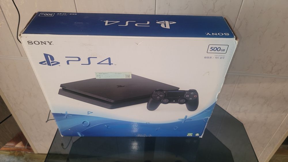 Срочно продается ps4 slim на 500GB
