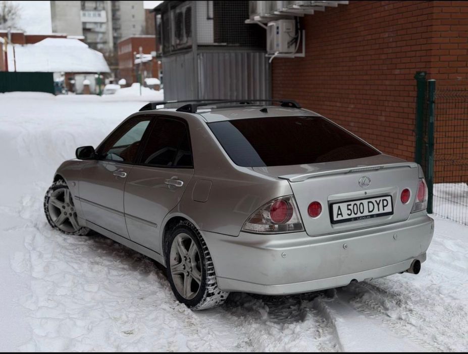 Продается LEXUS IS 200