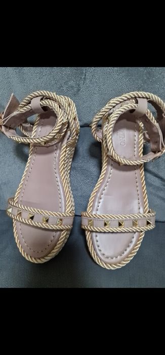 Sandale superbe platforma Valentino 37