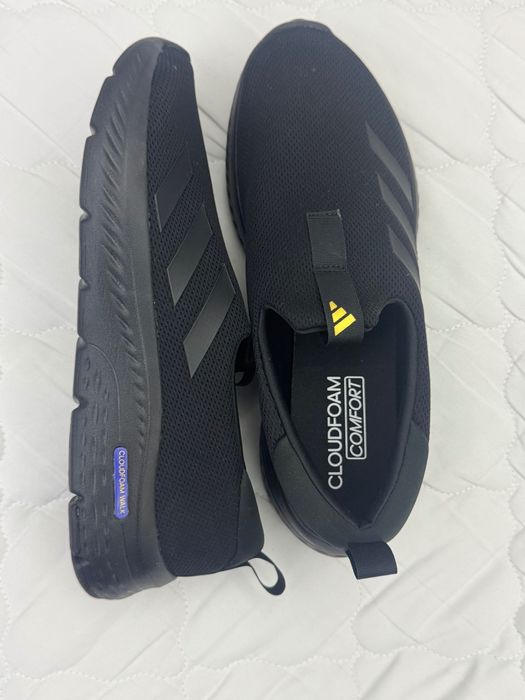 Adidas мъжки маратонки 44 размер  ( 28 см стелка  )