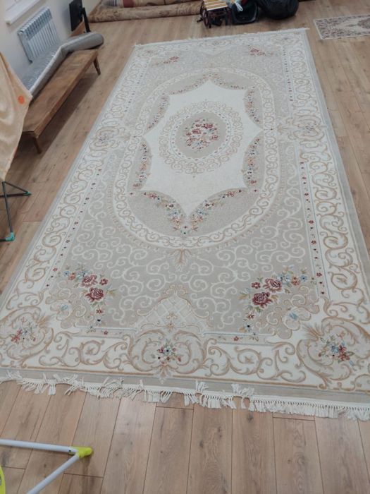 Б/у кілем. 2,5*5 размер,жуылып тұр! 15мын