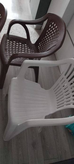Vand 4 scaune gradina noi