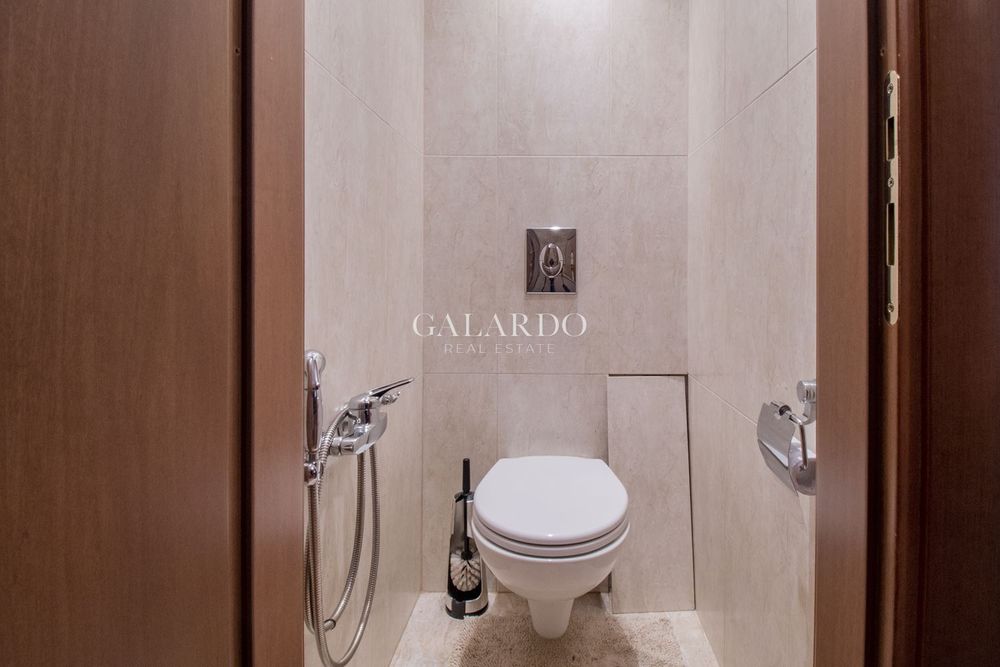 Дава се под наем Тристаен апартамент в София, Лозенец - 110 кв.м за 950 € - Снимка #11