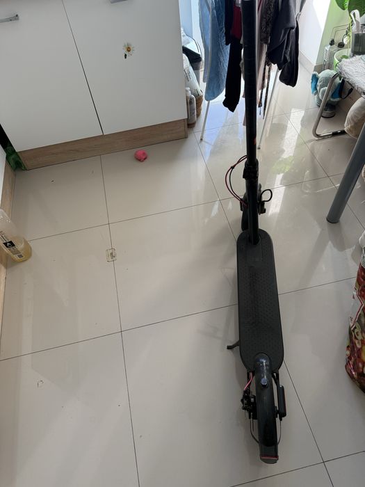 Xiomi Pro 2  trotineta electrica  cu incarcator si tot ce se vede la p