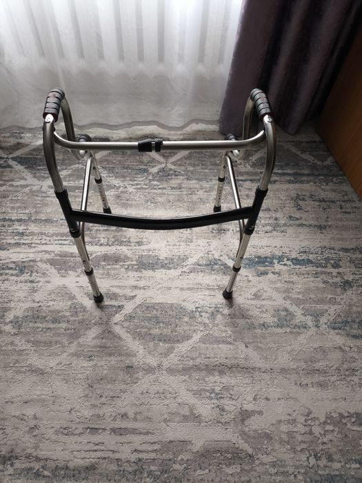 Продаю ходунок для реабилитации