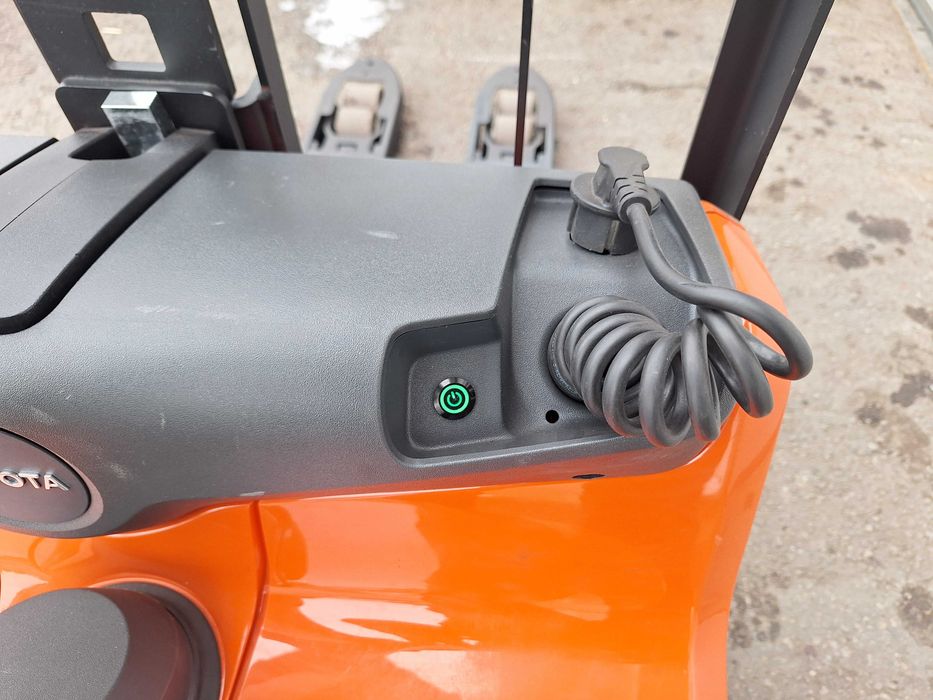 Електрическа палетна количка Toyota LWI160 Li-ION-185 м.ч.