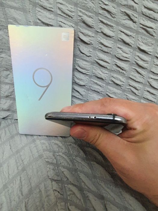 Srochna sotiladi Xiaomi Mi 9 6/128GB Blue  Original Flagman Igravoy