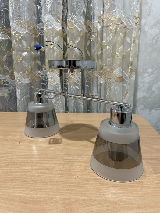 Люстра на 2 лампочки