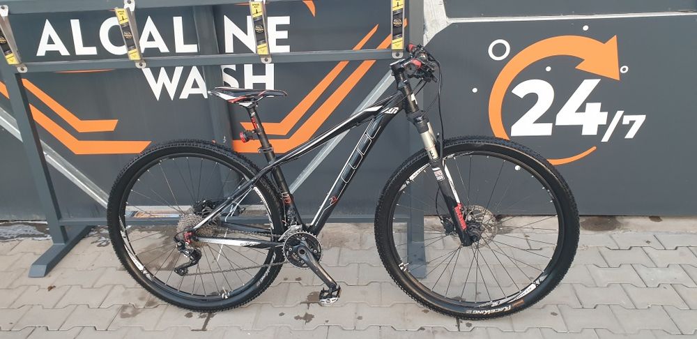 Bicicleta Cube roți 29