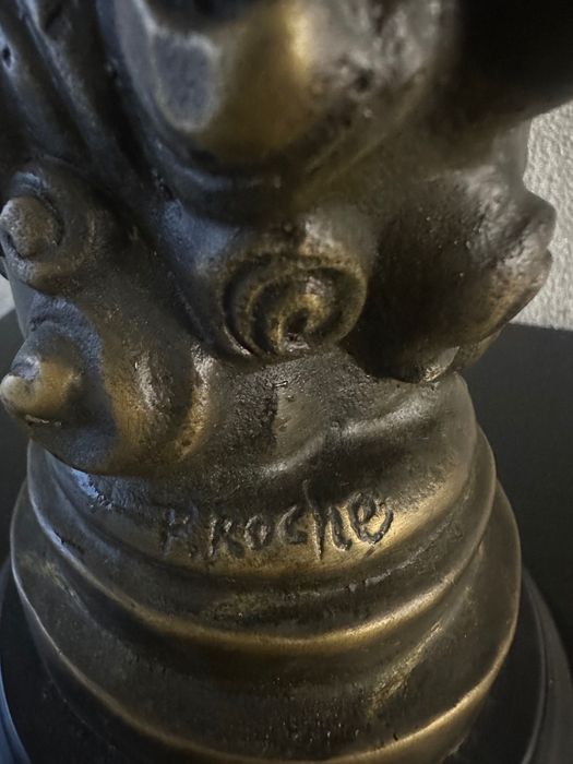 Антикварна бронзова скулптура „Арт Нуво“ – подпис Pierre Roche (30 см)