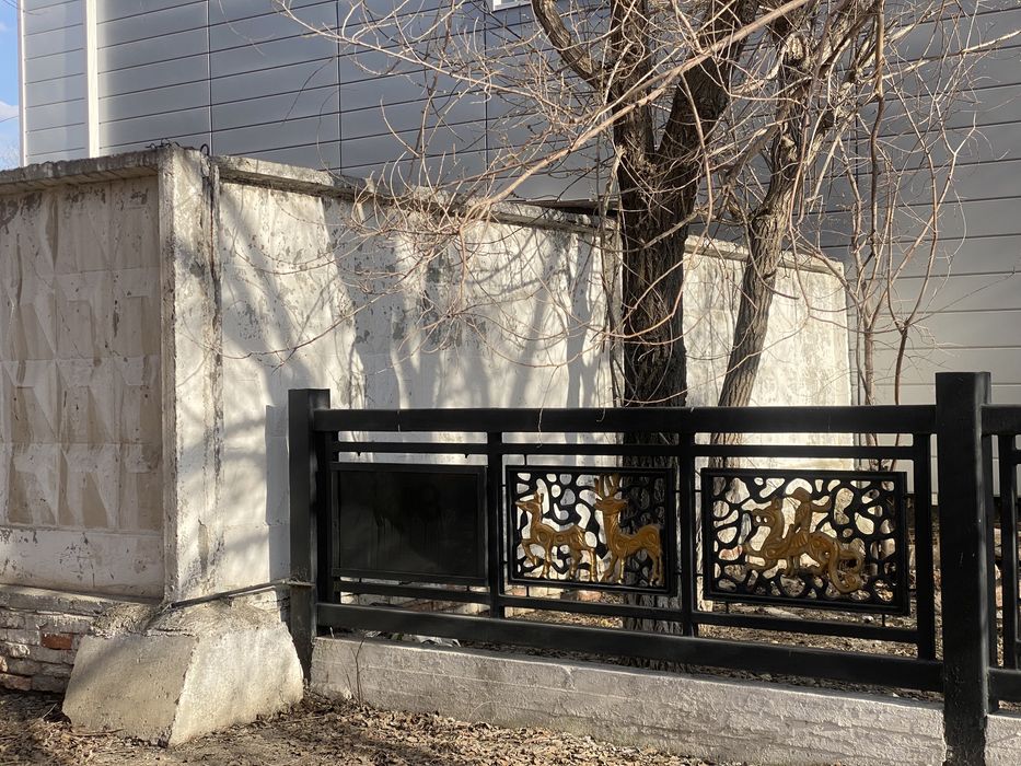 Бетонные заборные плиты