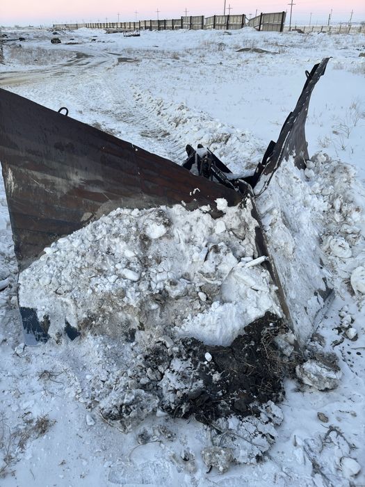 Угольник бабочка отвал К700