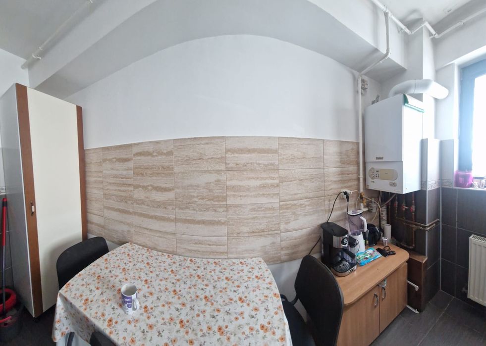 Inchiriez 2 camere decomandat, mobilat/utilat + parcare,– 375 € negociabil