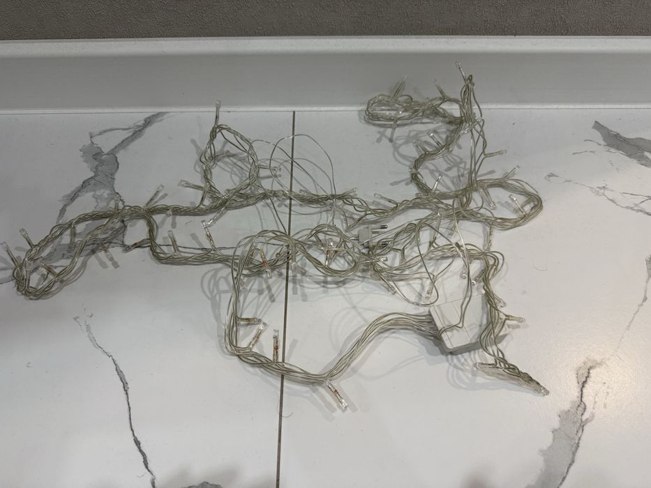 продам гирлянды разные есть