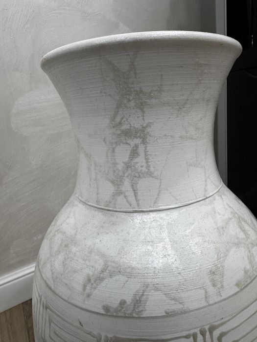 Напольная декоративная ваза