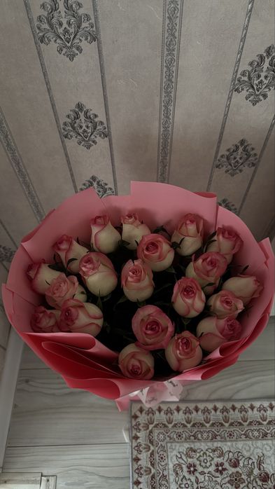 розы розовые 19 шт