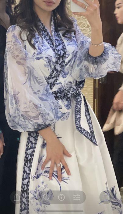 Платье идеальное, надевала один раз